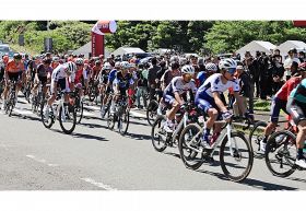 【動画】「ツール・ド・熊野」開幕　和歌山県古座川町・自転車の国際レース