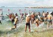 １００人　新春の海へ／田辺で初泳ぎ