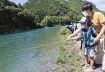 親子で川釣り体験／古座川　竹ざお振り楽しむ
