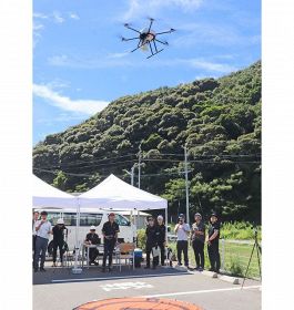 【動画】ドローンで空から情報発信！　有事の避難誘導に、和歌山・すさみ町で実証実験