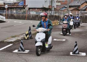 バイク通学生が安全運転再確認　田辺自動車学校