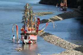 【動画】古座川で「河内祭」華やかに　御舟や獅子舞、櫂伝馬競漕が見物人魅了、和歌山