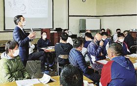 学童野球の指導者らを対象にしたグッドコーチング研修（２月、和歌山県田辺市内で）
