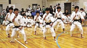 ４年ぶり開催／鍛錬の成果競う／少林寺拳法　紀南熊野少年少女大会