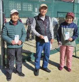 グラウンドゴルフ／岩本さん優勝／田辺／参加者平均８０・３歳