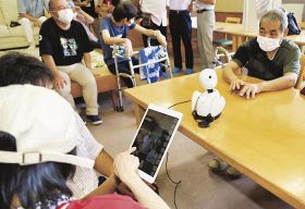 「分身ロボット」体験　白浜の障害者通所施設