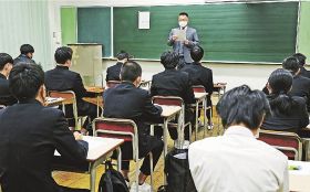 緊張感の中、受験生挑む　和歌山県立高校で入試