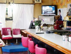 演歌や昭和歌謡をのびのびと　和歌山・上富田町「民宿・カラオケ喫茶くまの」