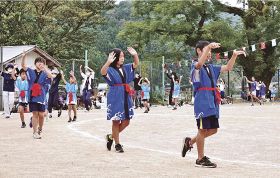 龍神村／４小学校で運動会／秋晴れの下、競技や演技