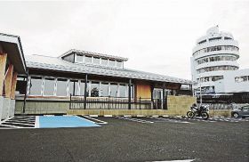 本年度に修学旅行で訪れた学校が１００校を超えた南紀熊野ジオパークセンター（和歌山県串本町潮岬で）