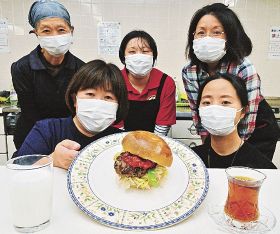 トルコ料理のサンドイッチ販売　串本町で３日、収益の一部は義援金に