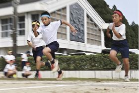 連合運動会／陸上競技の記録に挑戦／古座川町の全３小学校