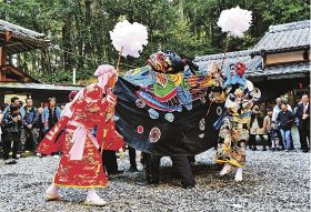 令和の獅子舞奉納　伊作田稲荷神社で例大祭
