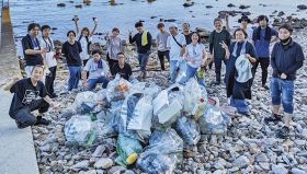 島田の海岸を清掃／印南　ナカヱの社員