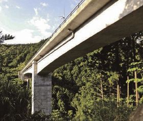 点検のデモンストレーションが実施されるイタテゴ橋（和歌山県印南町羽六で）