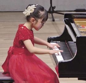 瀧本さん（串本西小１年）銅賞／ピアノの全国大会