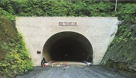 県道のトンネルでずさん工事　和歌山県串本-那智勝浦間､業者を半年の入札停止処分