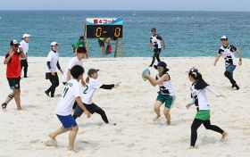白砂で白熱の戦い！　白浜でビーチラグビー、全国から７８チーム