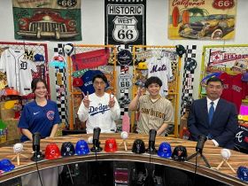 『MLB’s ON FLEEK』（左から）進行の福田典子、MCのさや香・新山、石井、ゲストの山本昌（C）AbemaTV Inc.