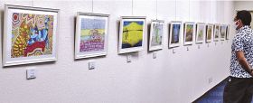 絵画のレプリカ２０点を展示　白浜空港で障害者作品展