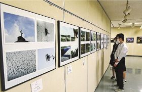 生徒の写真２５５点展示　１２日まで県高校総文