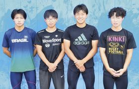 カヌーのカナディアン種目で上位入賞した神島の（左から）吉田朋矢、庄司晃太朗、河野俐久、河野大和の各選手