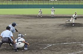 ２日順延で開幕／連合の串本古座が初戦突破　県高校野球新人戦
