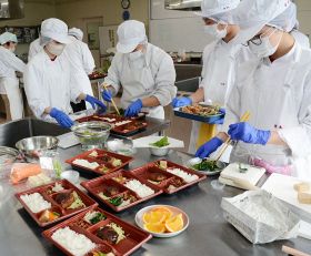 未来の料理人が腕振るう　梅林で１７日、南部高生手作りの弁当販売・和歌山