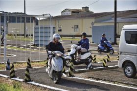 運転時の注意を再確認／熊野高校のバイク通学生／田辺自動車学校