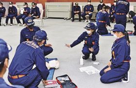 上富田町消防団／女性分団の活動広がる／資格得て救命講習を指導