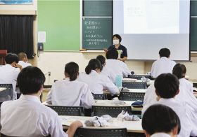 自閉症の特性学ぶ　熊野高校１年生