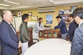 公共施設に紀州材利用を　推進協が串本町長を訪問