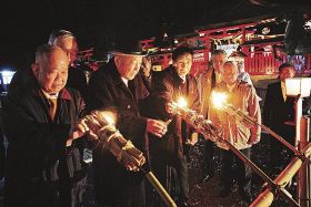 稲「早生」が豊作／みなべ／須賀神社で火占い