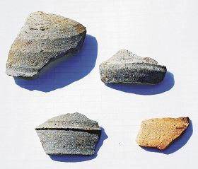 今回の発掘調査で出土した古墳時代の須恵器や土師器