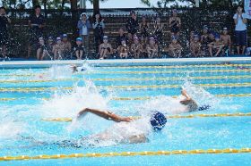 ５０メートル自由形で新記録、小学６年生が参加 　みなべ町内水泳大会 