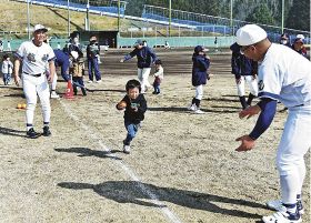 野球の楽しさに触れる／「ちびっこ野球チャレンジ」／龍神村で開催