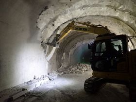 部長ら６人を「厳重注意」　八郎山トンネルずさん工事で和歌山県