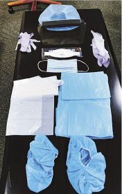 新型コロナウイルス患者に対応する医療従事者が装着する防護具