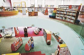 みなべ町立図書館ゆめよみ館が２０周年／「知の拠点として充実図る」