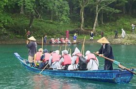 乗舟１万人を突破　白浜の熊野古道「安居の渡し」