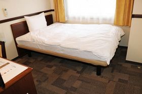 宿泊療養者が利用するホテルの室内（１日、和歌山市で）
