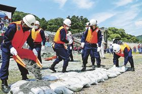 大規模演習で防災力確認　熊野川河川敷に６００人参加