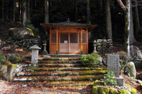 熊野古道・地蔵茶屋跡のお堂