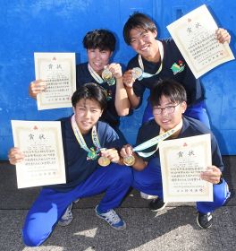 インターハイで神島勢が活躍　４人乗りカヌーカナディアンで優勝、弓道女子団体で準優勝
