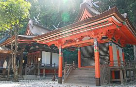 かつての彩色を再現　世界遺産の闘雞神社が社殿修復