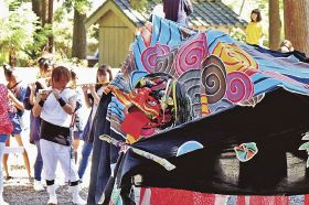 串本の獅子舞７団体が競演　１１月１０日、潮岬青少年の家