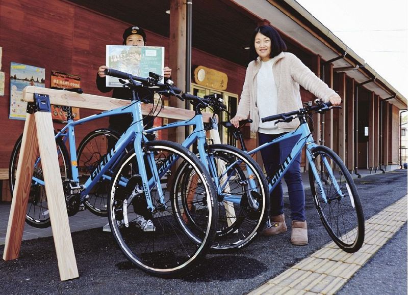 レンタサイクル用のクロスバイク（２１日、和歌山県古座川町池野山で）
