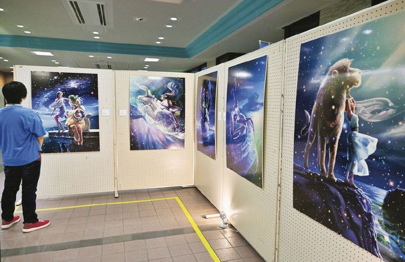 串本町文化センターで始まった「宇宙アートギャラリー展」（和歌山県串本町串本で）