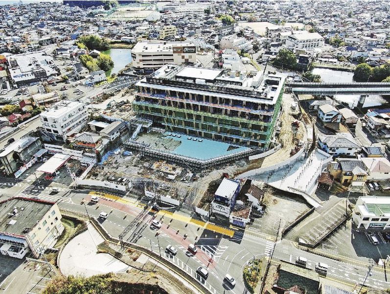 完成まであと３カ月となった新庁舎の建設現場（和歌山県田辺市提供）