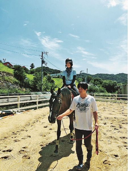 マンツーマンで指導が受けられる「四季乗馬クラブ」（和歌山県白浜町堅田で）